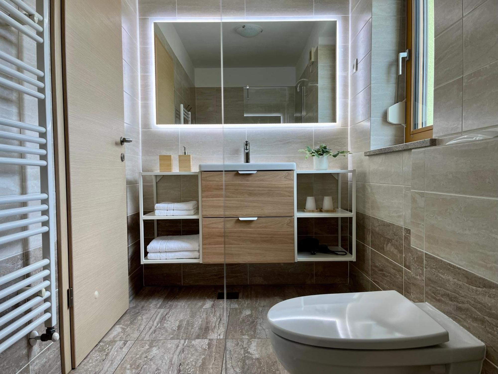 Cozy & Chic - Apartment With A Private Patio Кобарід Екстер'єр фото